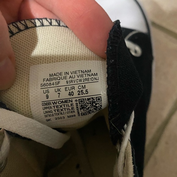 Converse Women's High-top platform shoes size 9 - Picture 3 of 7